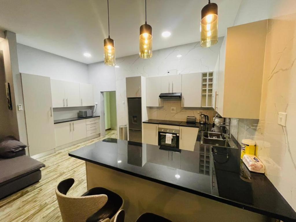 Meanwood Place Apartments 卢萨卡 外观 照片