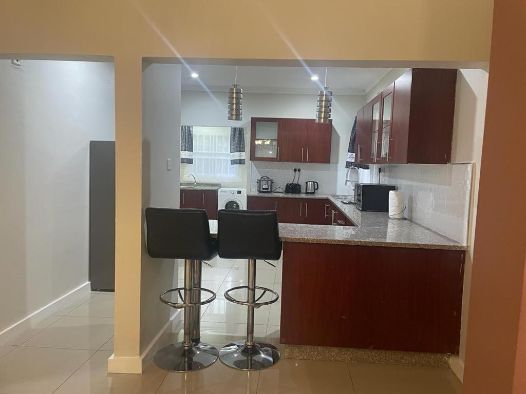 Meanwood Place Apartments 卢萨卡 外观 照片