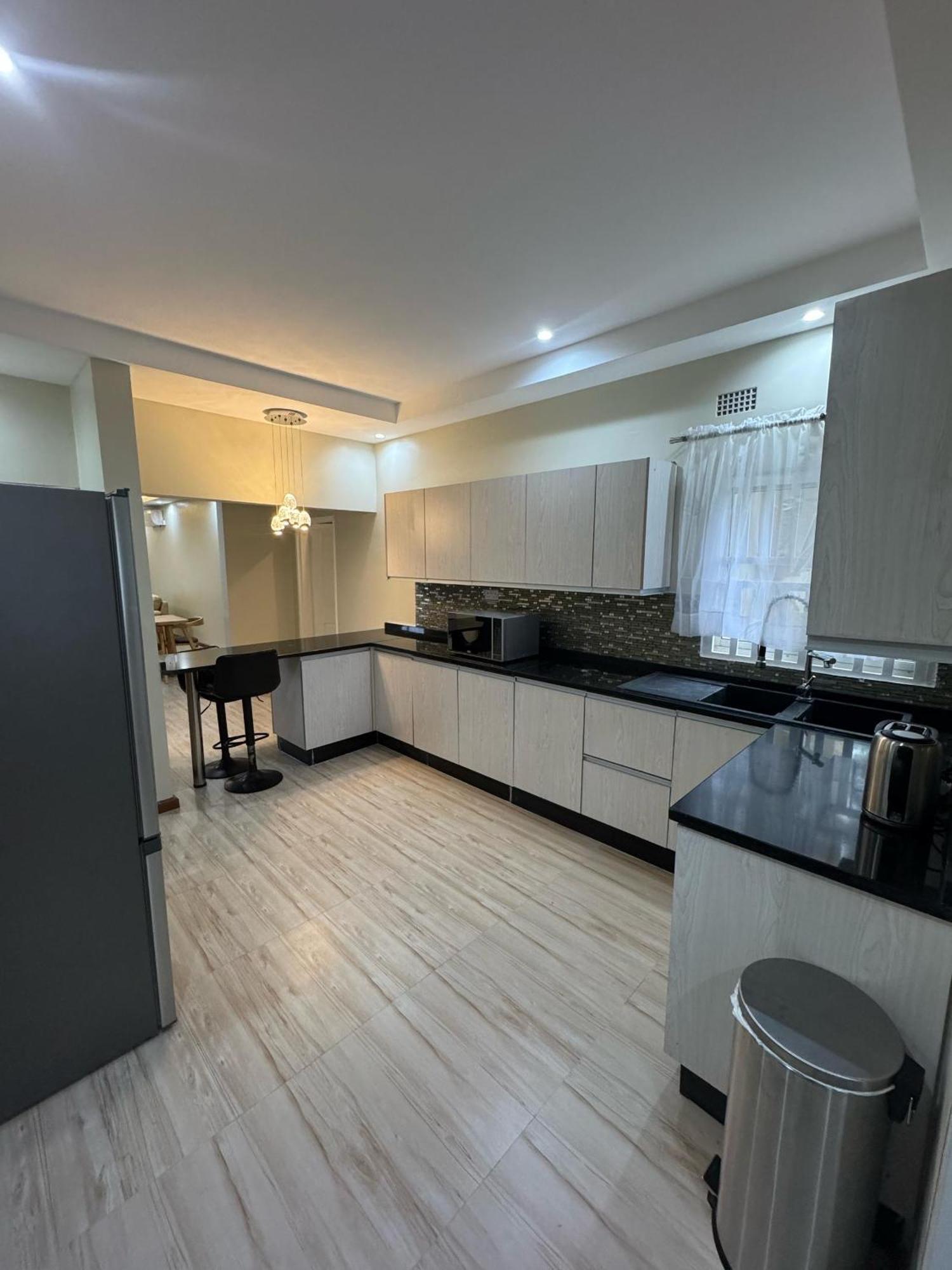 Meanwood Place Apartments 卢萨卡 外观 照片